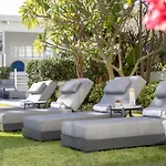 The Clarendon - Fresnaye