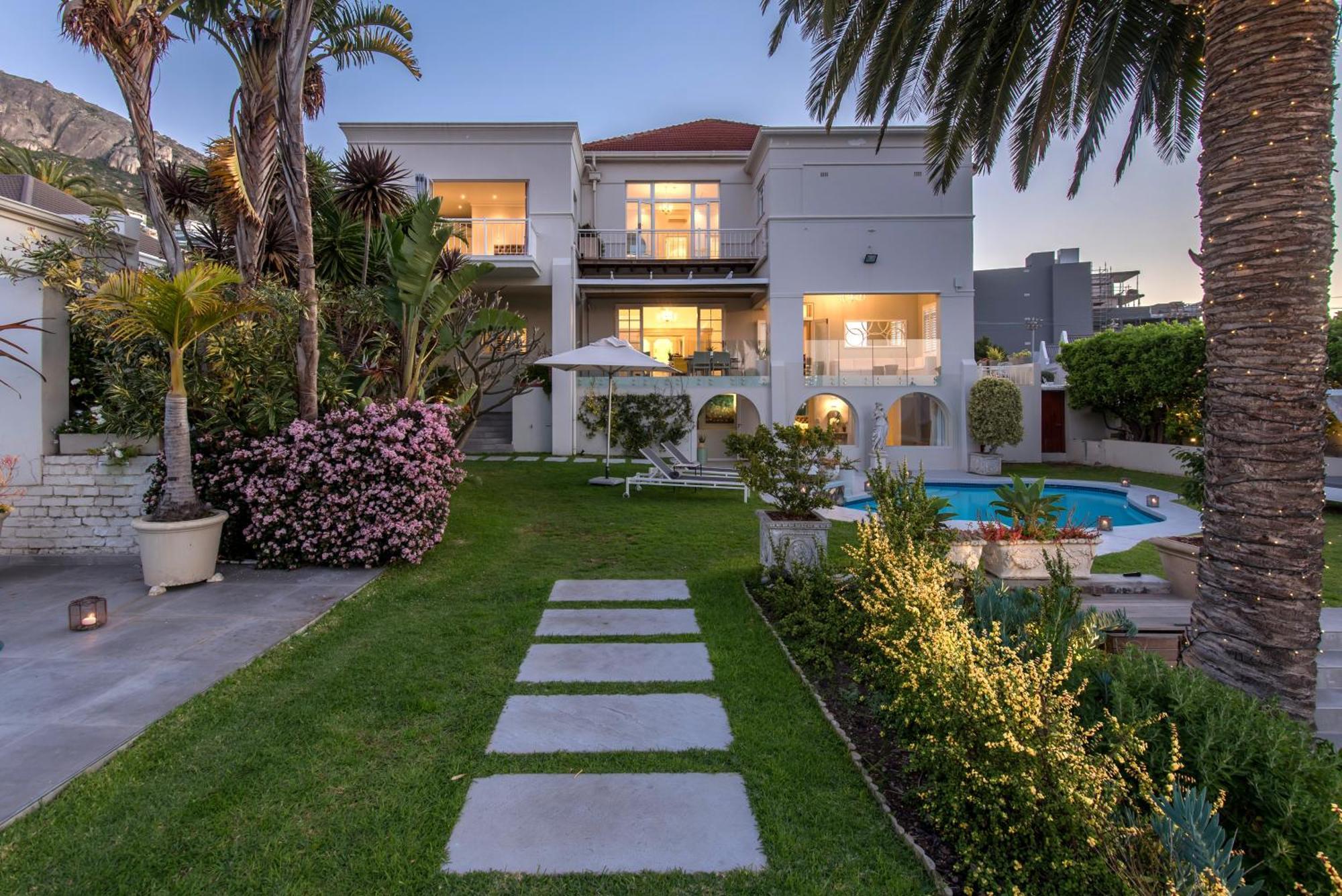 Guest house The Clarendon - Fresnaye Cape Town