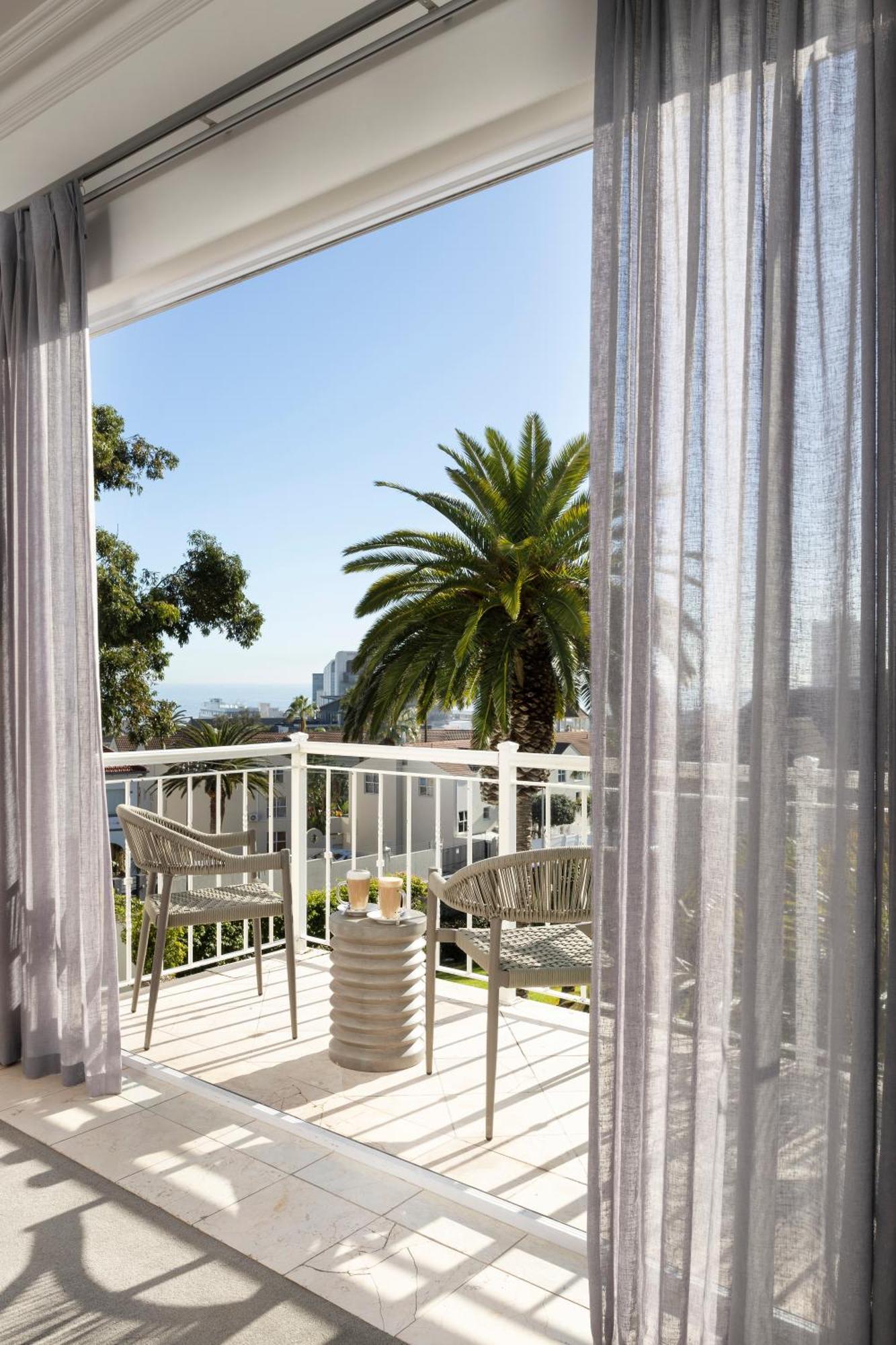 The Clarendon - Fresnaye Guest house 5*